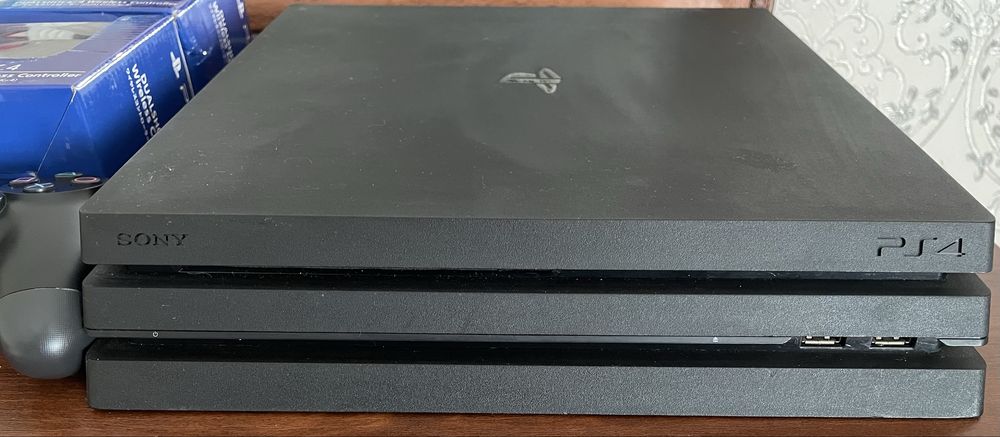 Ps4 Pro 1TB с 27 топ играми + 4 джойстика