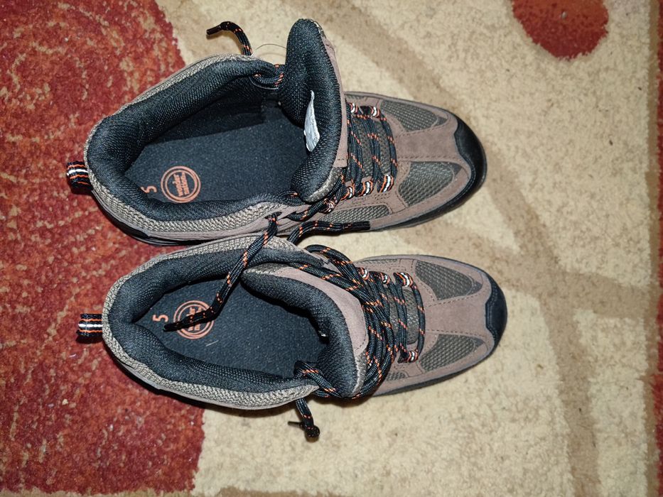 Зимни боти, нови, топли