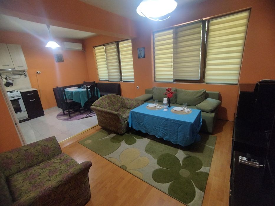 Дава се под наем Двустаен апартамент в Стара Загора, Център - 65 кв.м за 255 € - Снимка #2