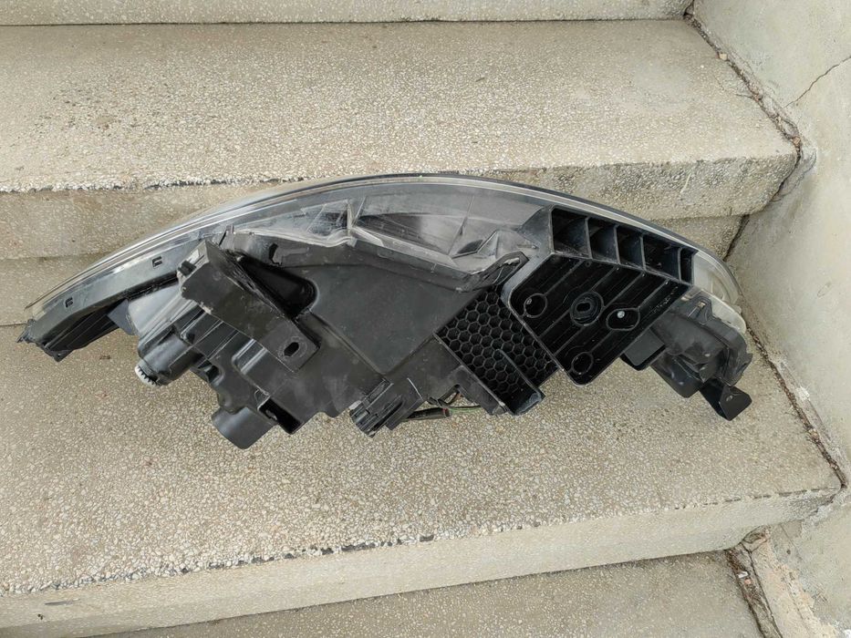 Фар Nissan Qashqai Десен / Фар Нисан Кашкай Халогенен с LED Оригинален