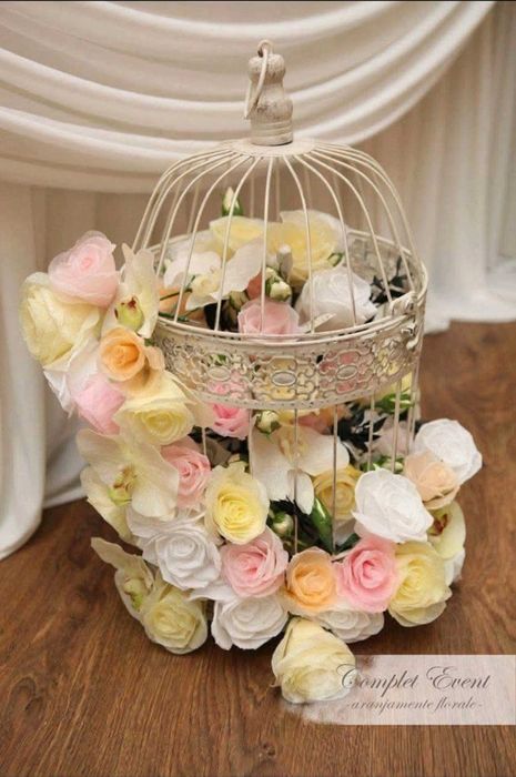 Aranjamente florale și suporți