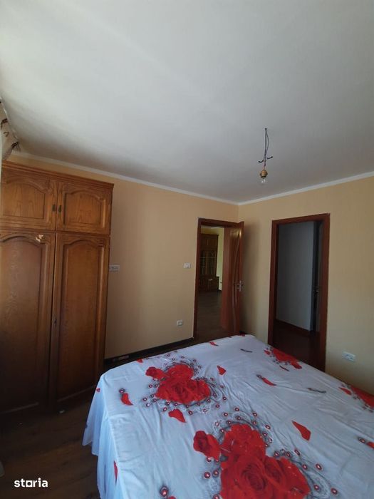 2 camere circular Brazda (Piata Baba Novac)