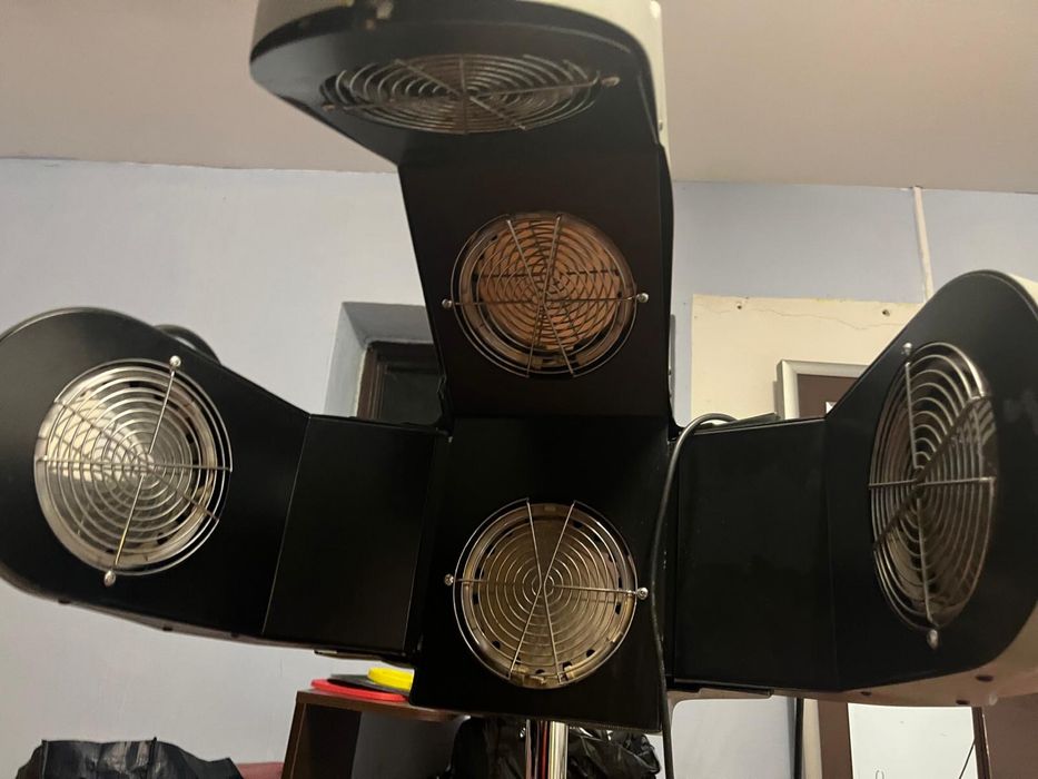 Hairdresser Lamp Breeze Casca de uscat parul.