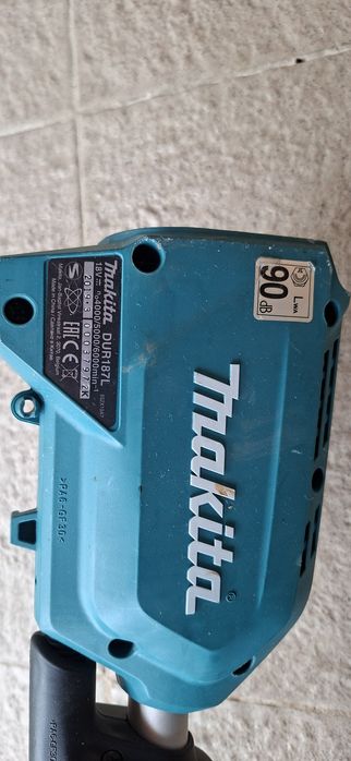 Mașină de cosit Makita Dur187
