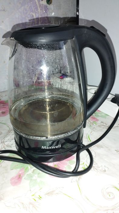 Продаю Чайник Maxwell