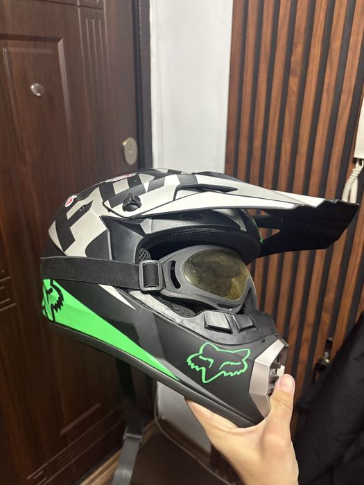 продам мото шлем Fox