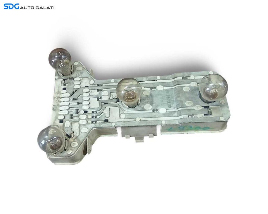 Soclu Suport Bec Becuri Stop Tripla Stanga Volkswagen Passat B5 1997 - 2001 Cod 3B5945257 [LR9416]