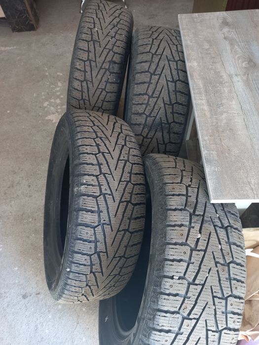Продам комплект зимней резины