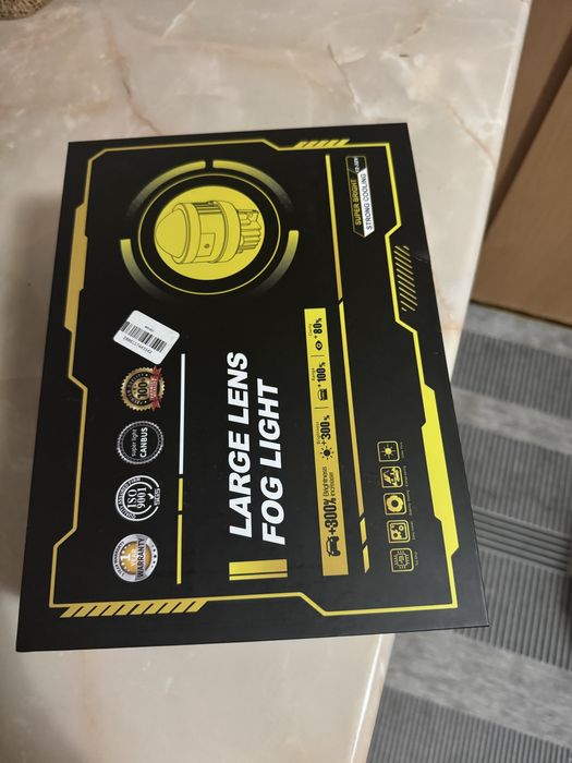 Продам противотуманки новые