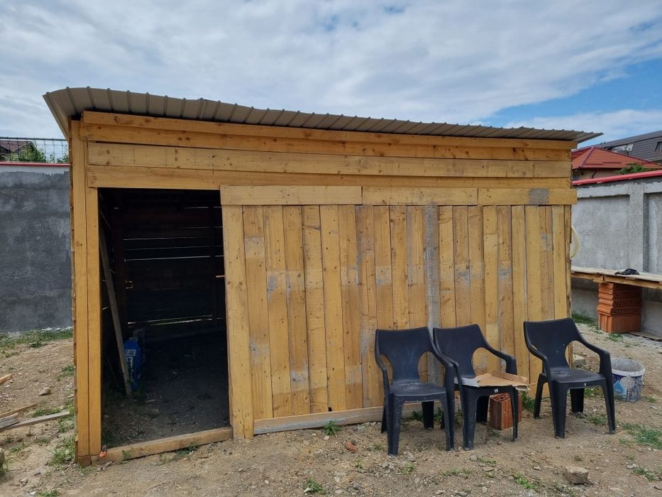 Vand magazie din lemn