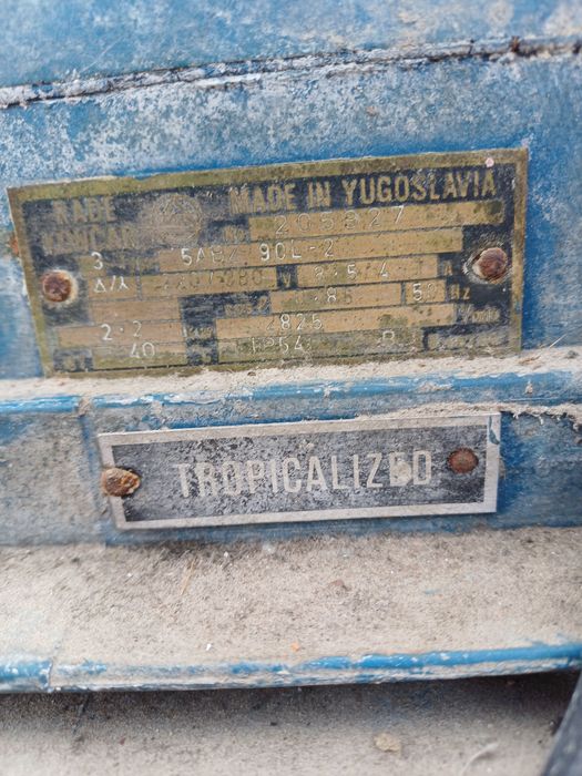 Moara de macinat cereale si cu stiuleti 220 sau 380 v