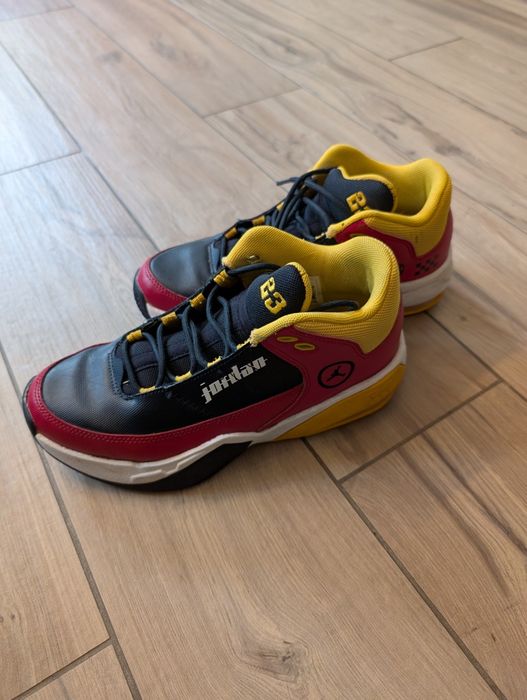 vand papuci Jordan Max Aura 3 SE