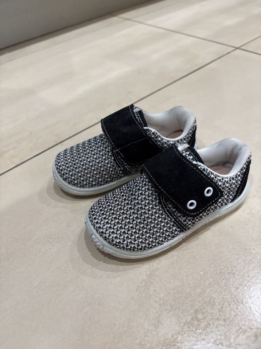 Кроссовки для девочки