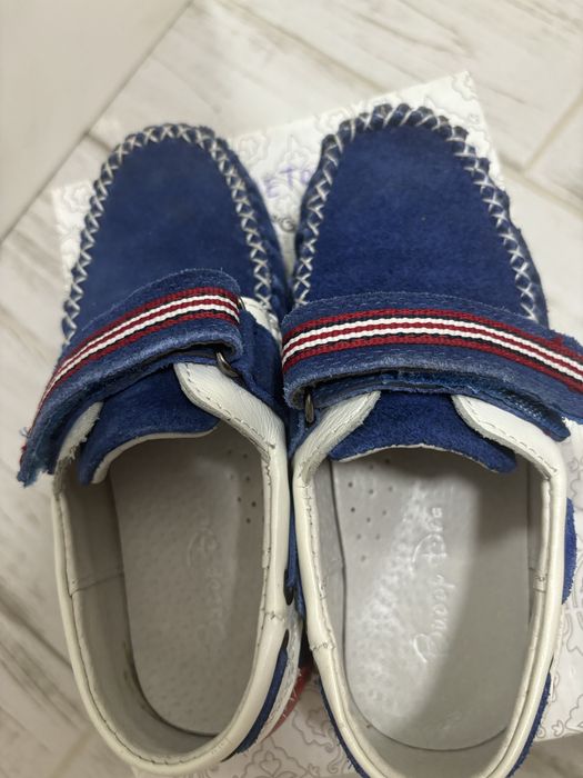 Продам детскую обувь