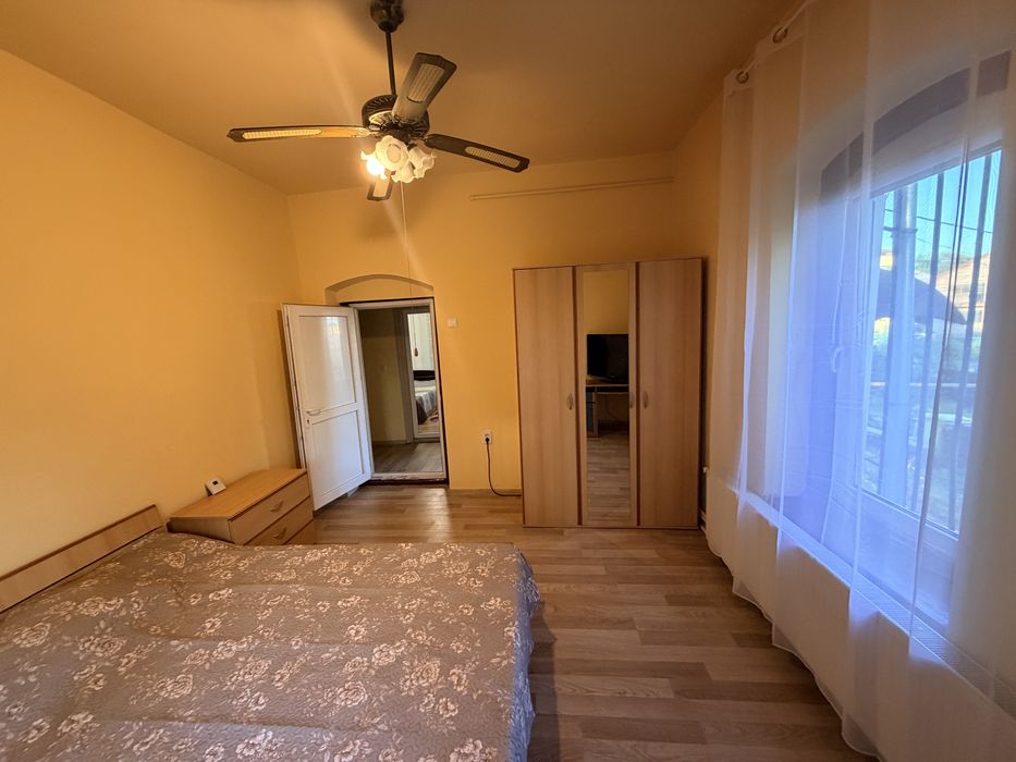 Inchiriez casa-spatiu comercial