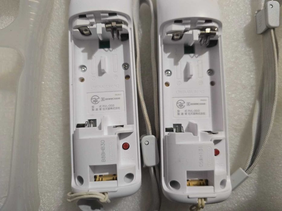 Kit Controller Nintendo Wii Remote Alb RVL-003 huse protectie,  curele