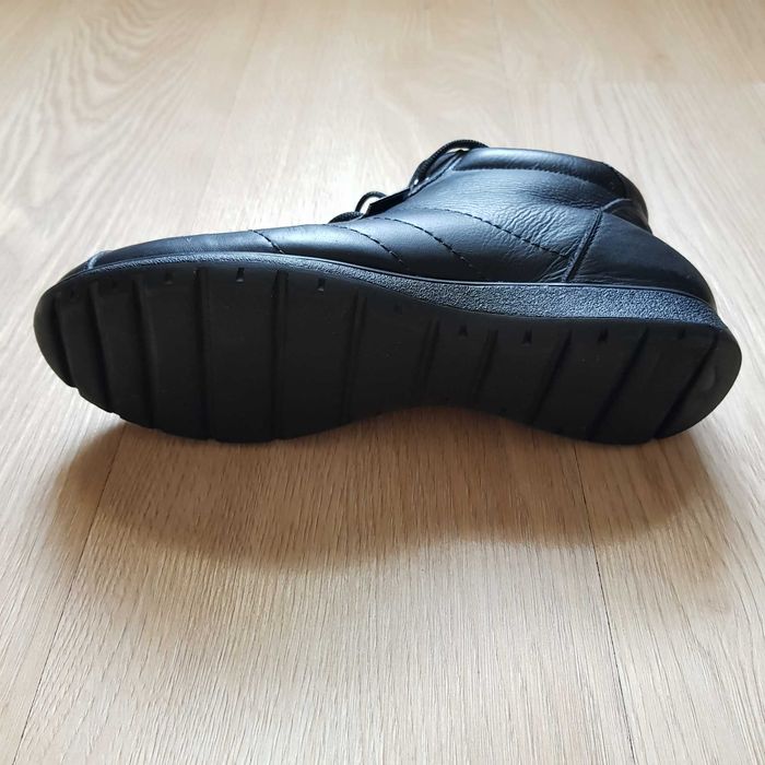 Продам мужские ботинки