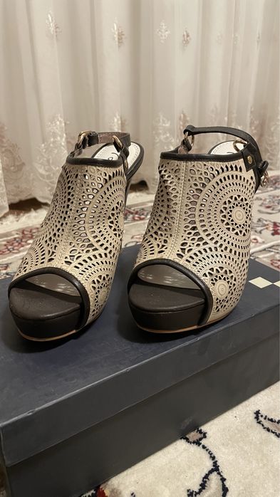 Женские Босоножки на каблуках летние