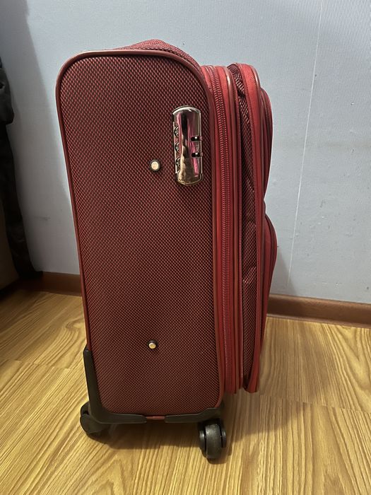 Чемодан маленький