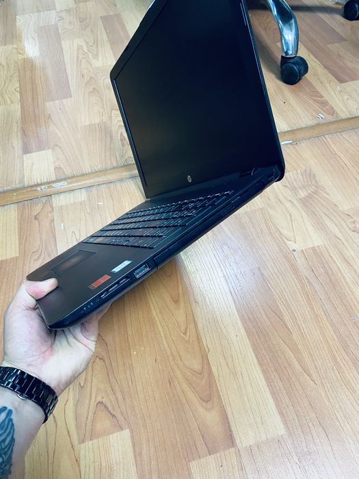 Продам ноутбук i5-7500 шустрый