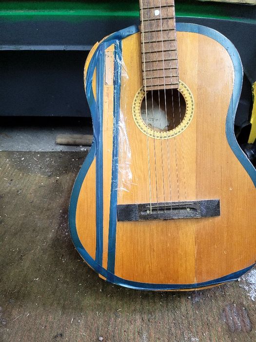 Продам гитару ссср