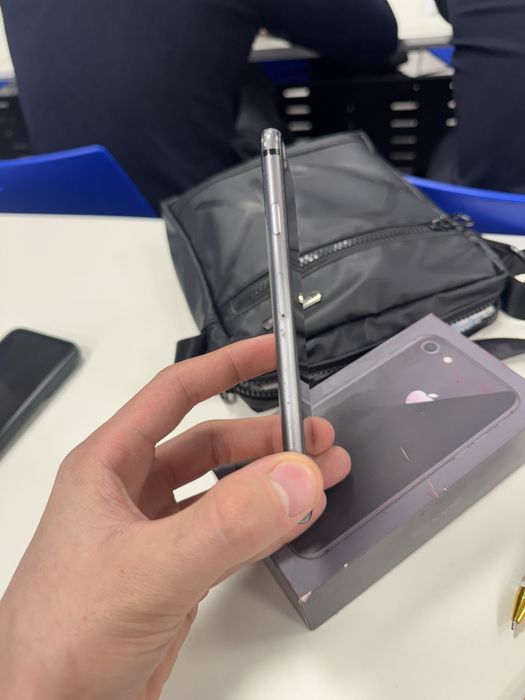 Продам телефон.