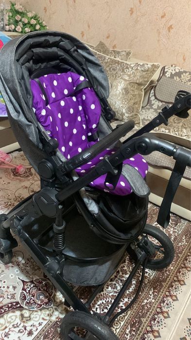 Срочно продаётся коляска.
