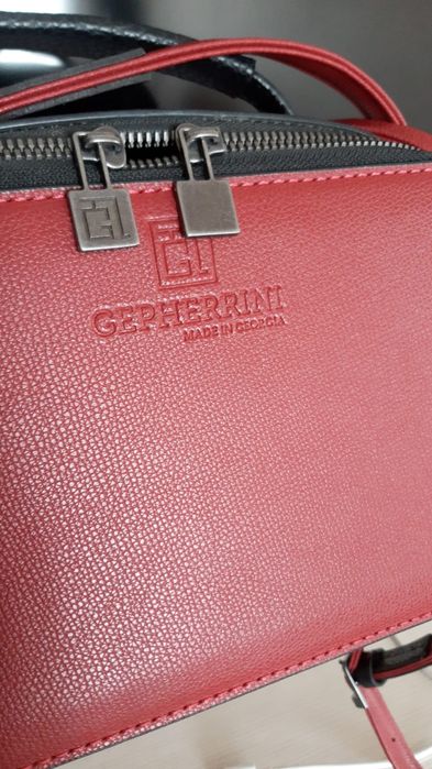 Продам сумочку бренд