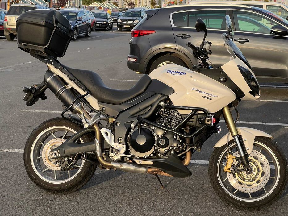 Triumph Tiger 1050 ABS full optiuni si kit touring, evacuare SC project omologata