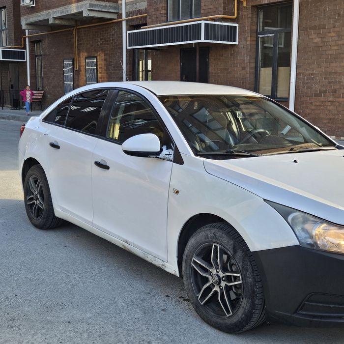 Шевроле круз 2011года