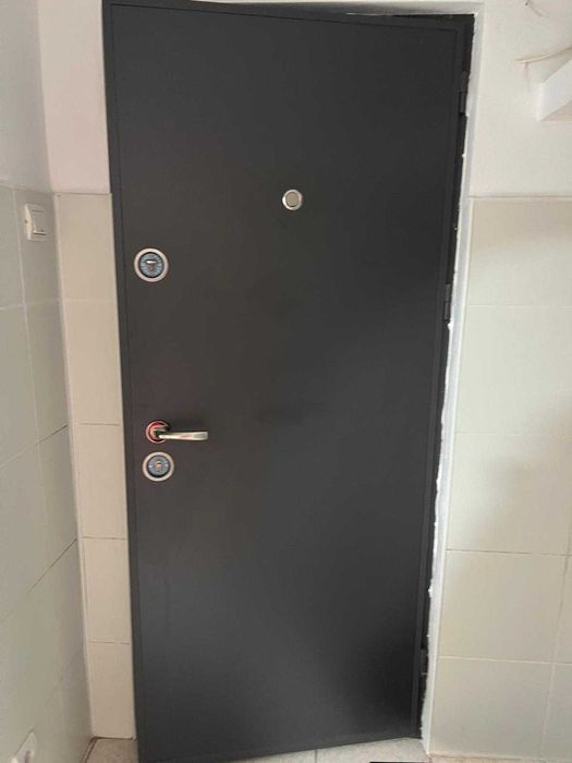 PERS FIZICA vand garsonera   Et 1 69000 EURO NEGOCIABIL