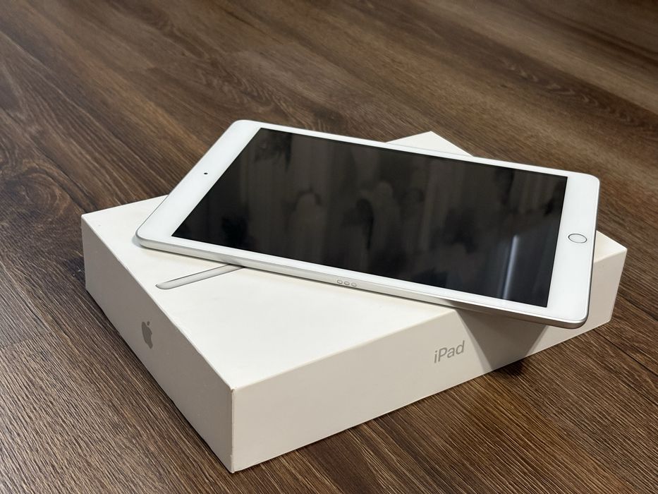 iPad th8 32gb Silver