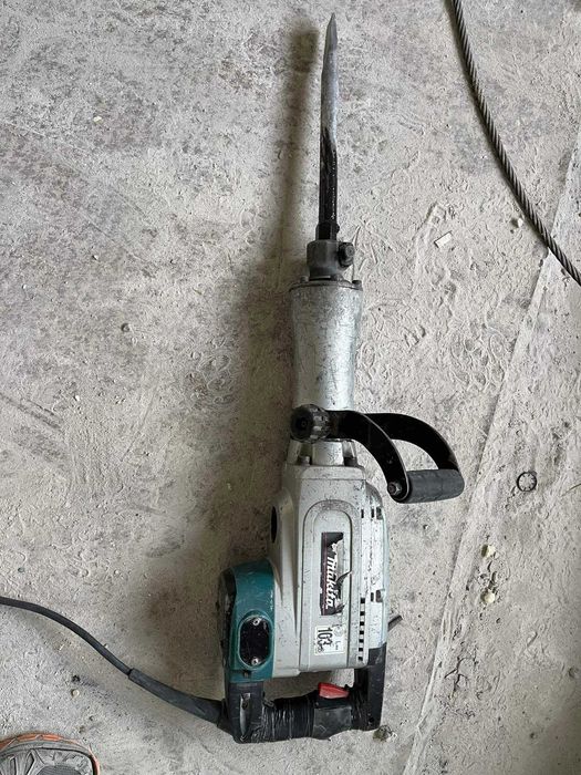 Предлагам всякакъв вид къртачни услуги