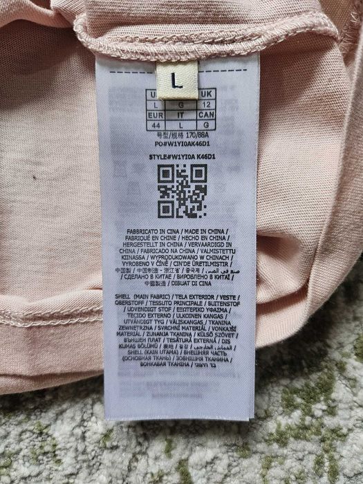 Tricou Guess roz, marimea L pentru femei.