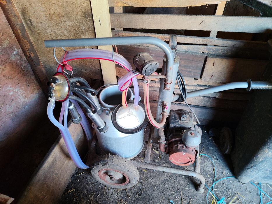 Vînd aparat de muls goardelini