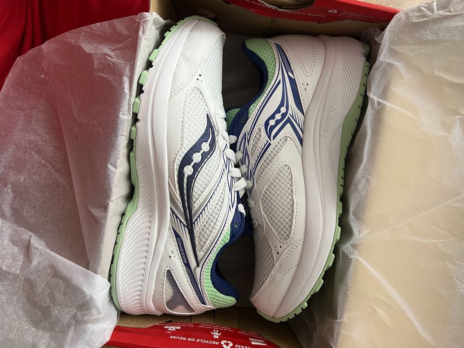 Продам кроссовки Soucony