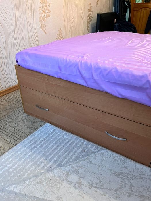 Кровать двуспальная