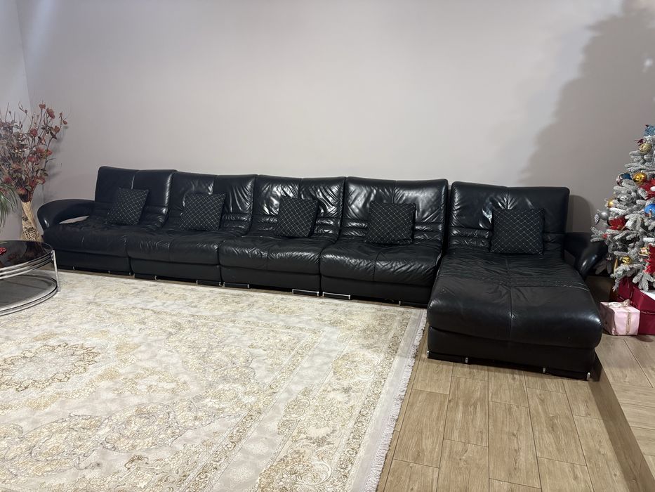 Продам кожанный диван