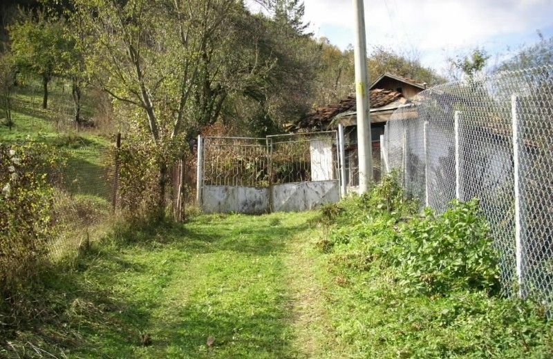 Продава се Къща в с. Углярци, Област Перник - 48 кв.м за 213 €/кв.м - Снимка #7