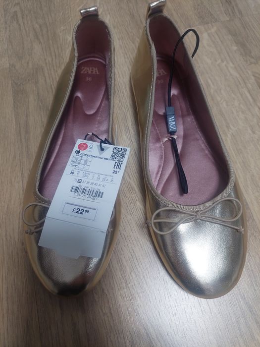 Златни пантофки Zara