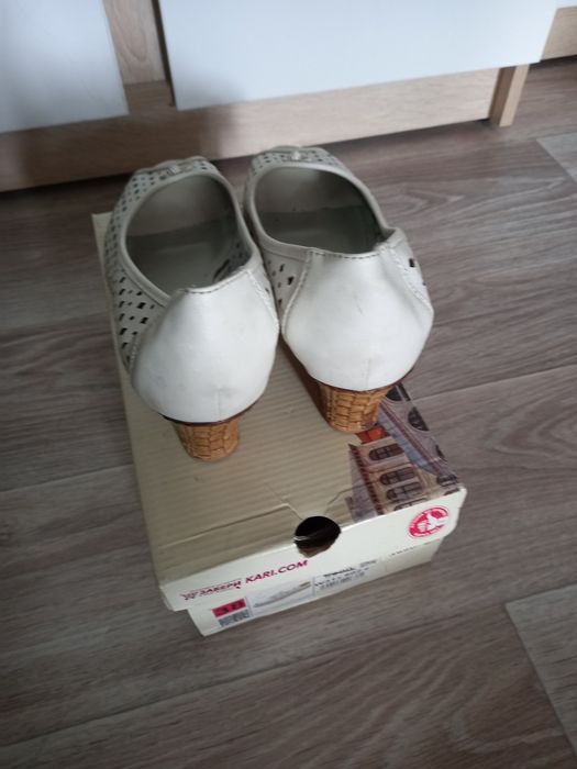 Продам летние туфли