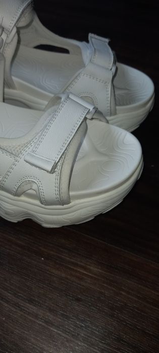 Сандалии на платформе 38р