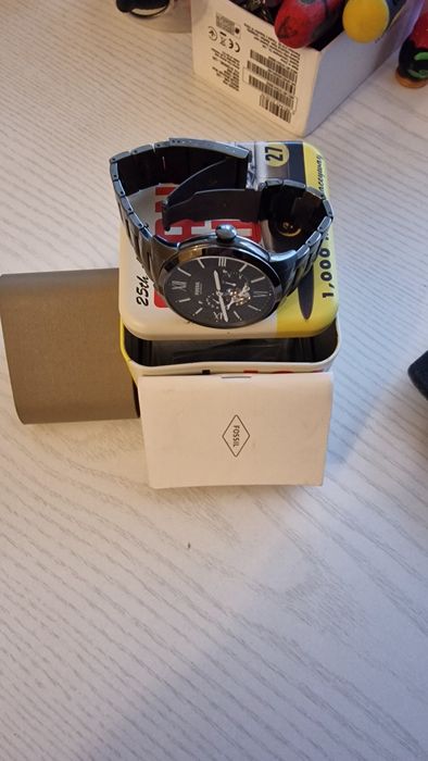 Fossil townsman smoke . Automatic