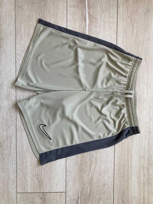 Найк Nike Dri Fit Academy къси панталони къс панталон шорти размер S