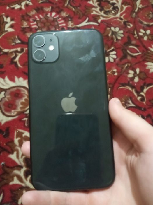 продам айфон 11 .