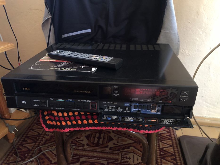 Видео рекордер Sharp VC-781