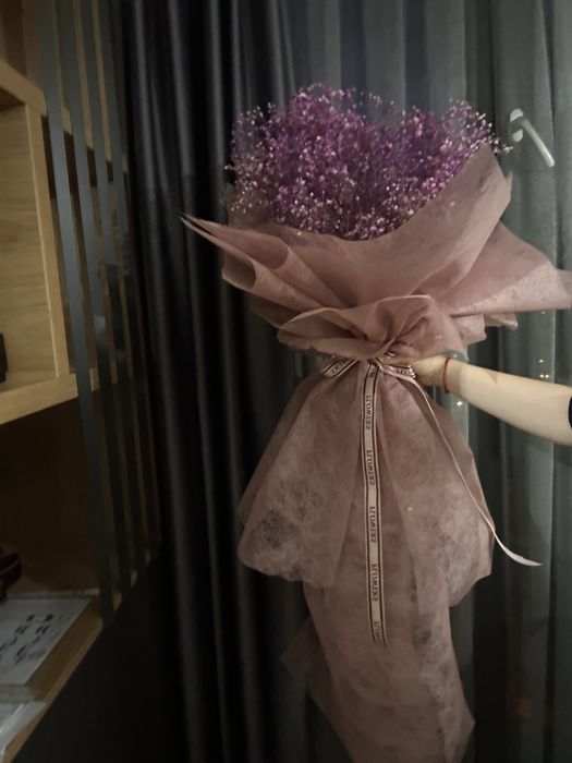 Вечен букет с човешки размери