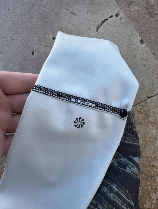 Nike acg neckwrap cu 2 fete camo & white