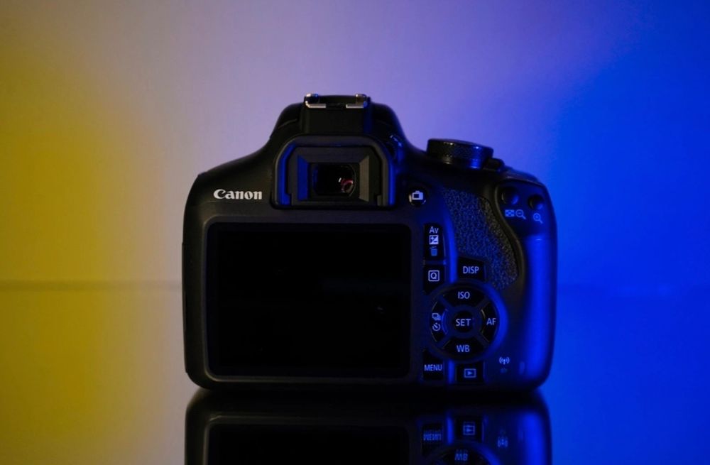 Aparat foto Canon EOS 2000D