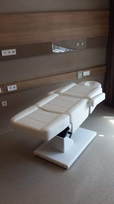 Електрически масажни/процедурни кушетки с 3 мотора
Електрическа масажн